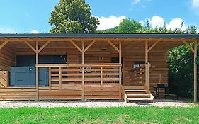 Mobil-home isolé avec jacuzzi - la Cubanière